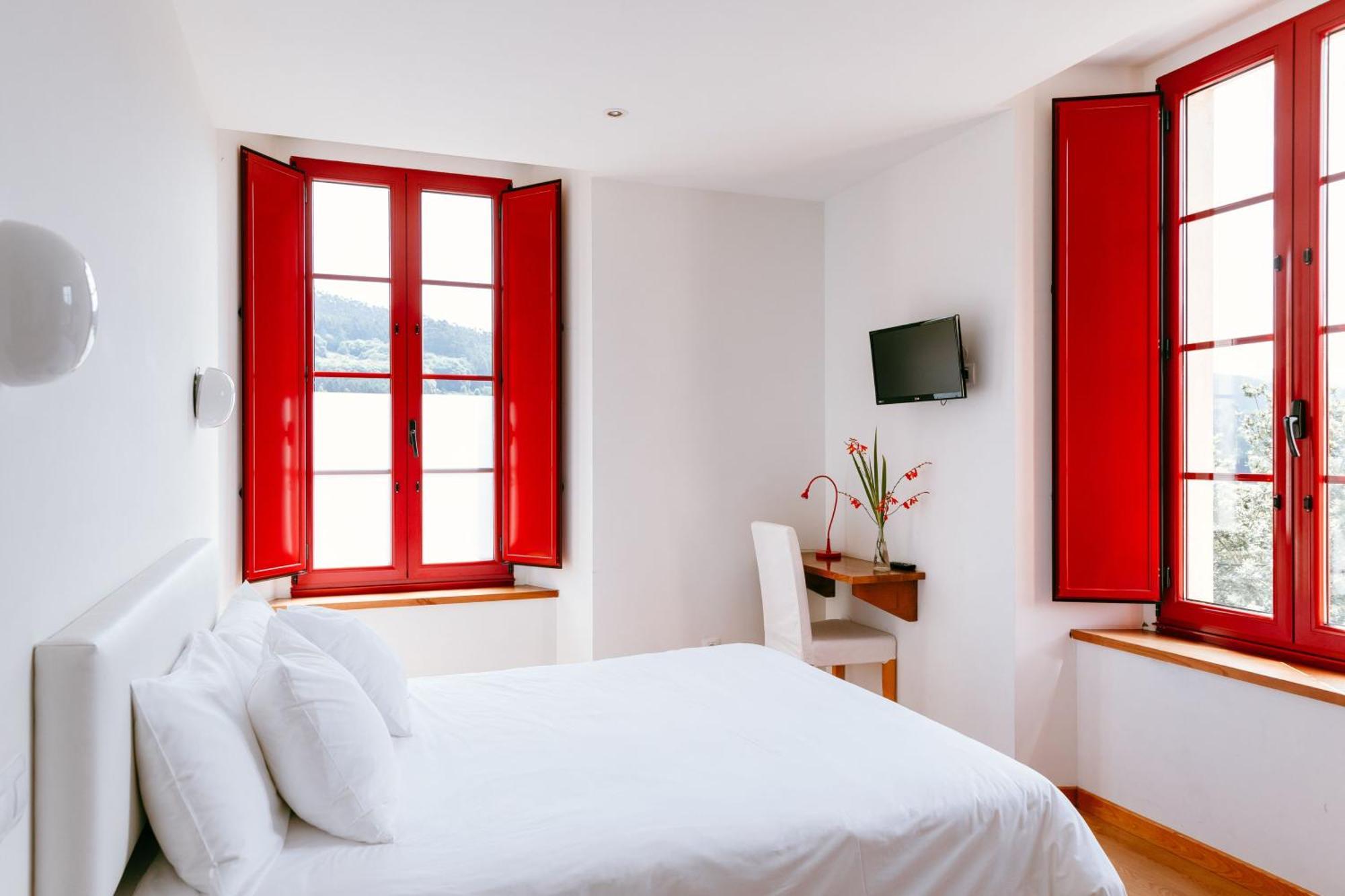 Hotel El Castano Dormilon Санта-Марта-де-Ортигейра Экстерьер фото